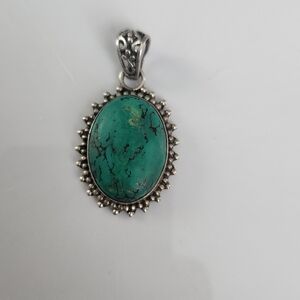 Source Unknown Turquoise Green Oval Pendant Necklace